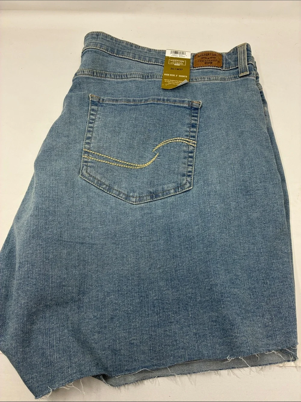 Signature by Levi Strauss Gold Light Blue High Rise Denim Shorts 24/W37